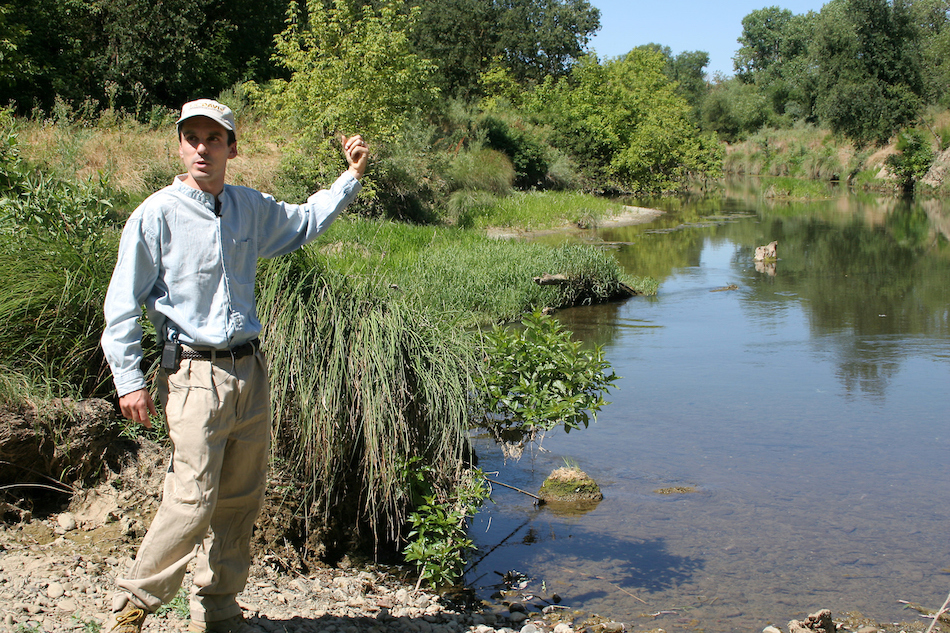 Andrew Fulks, Putah Creek Manager with Resource Management and Planning at UC Davis, shows the restoration being done at Russell Ranch. (Rachel Van Blankenship/UC Davis