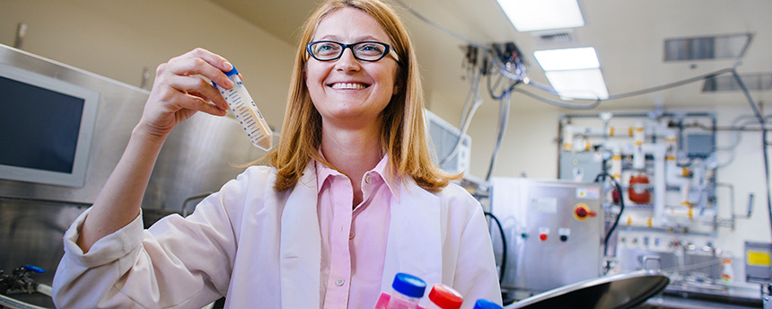 Daniela Barile with a testtube in the lab