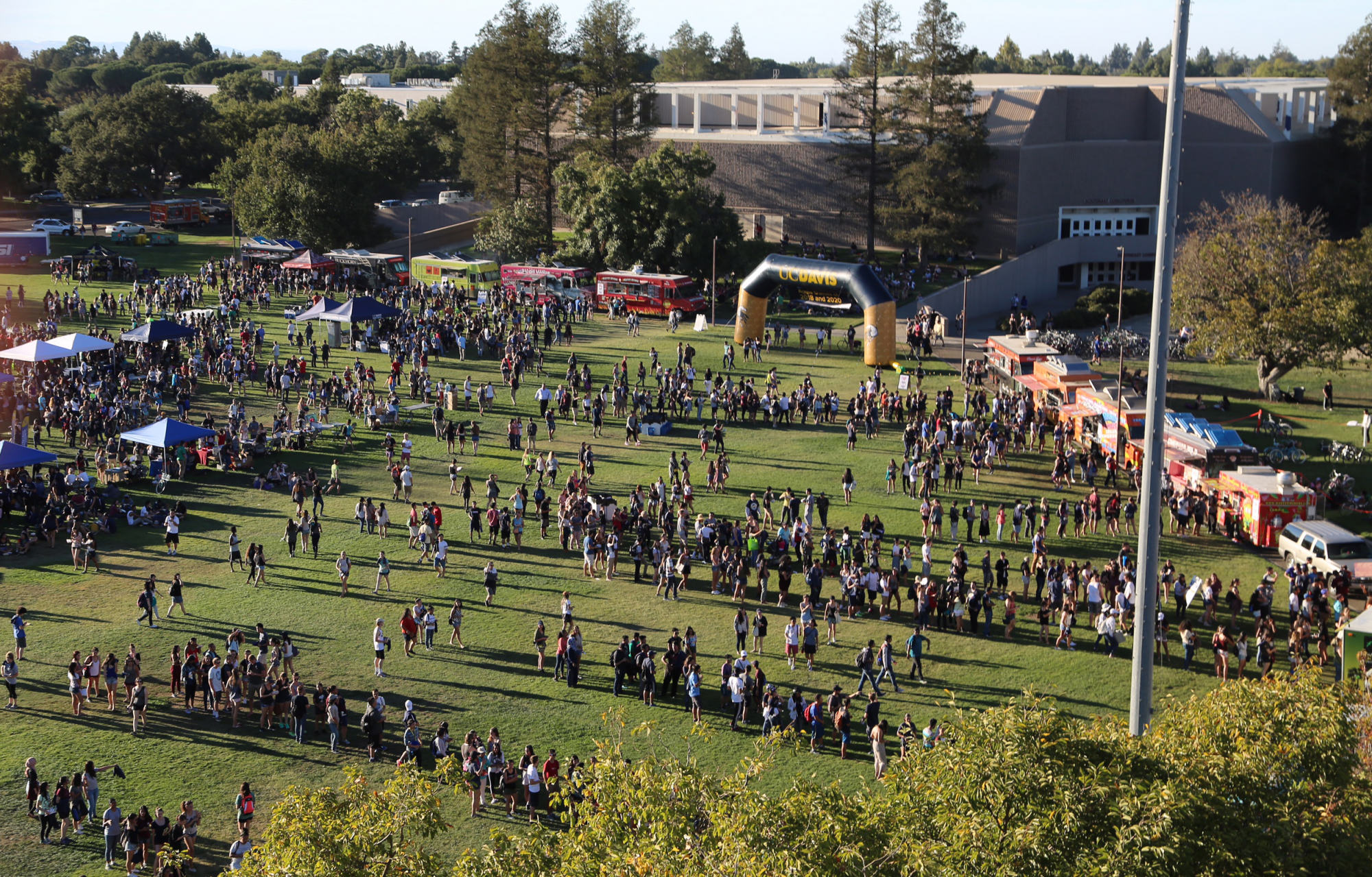 Crowds at the New Student Celebration resource fair.