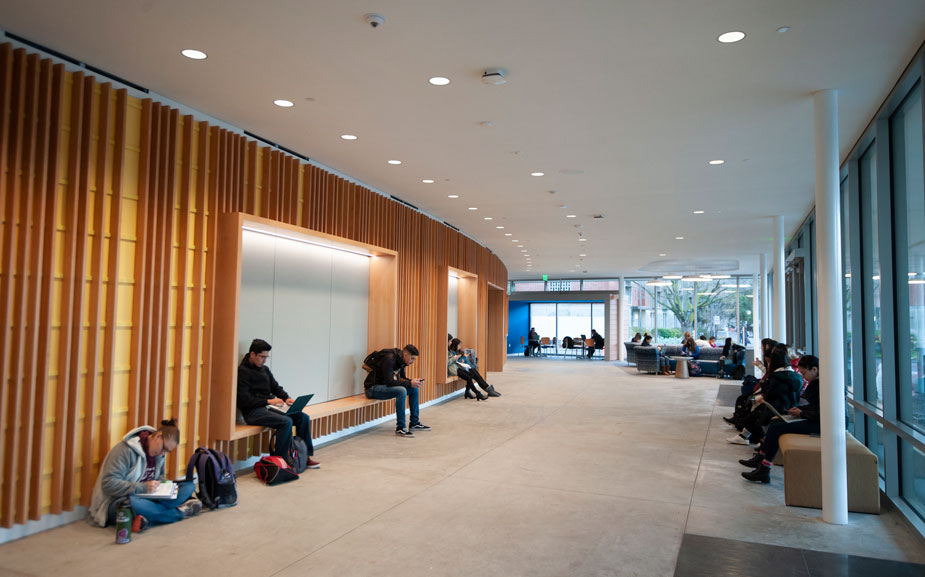 California Hall, lobby