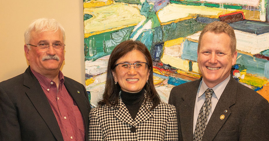 Internal medicine representatives, posing in a line.