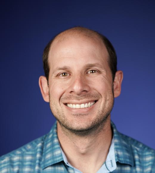 A portrait of faculty member Daniel Karp at UC Davis